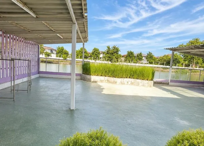5br Waterfront House With Hot Tub For 10 Guests * בנגקוק